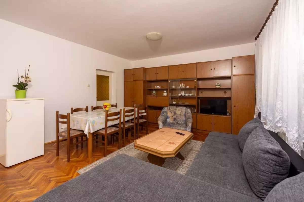 Four-Bedroom Apartment In Crikvenica II Eksteriør bilde